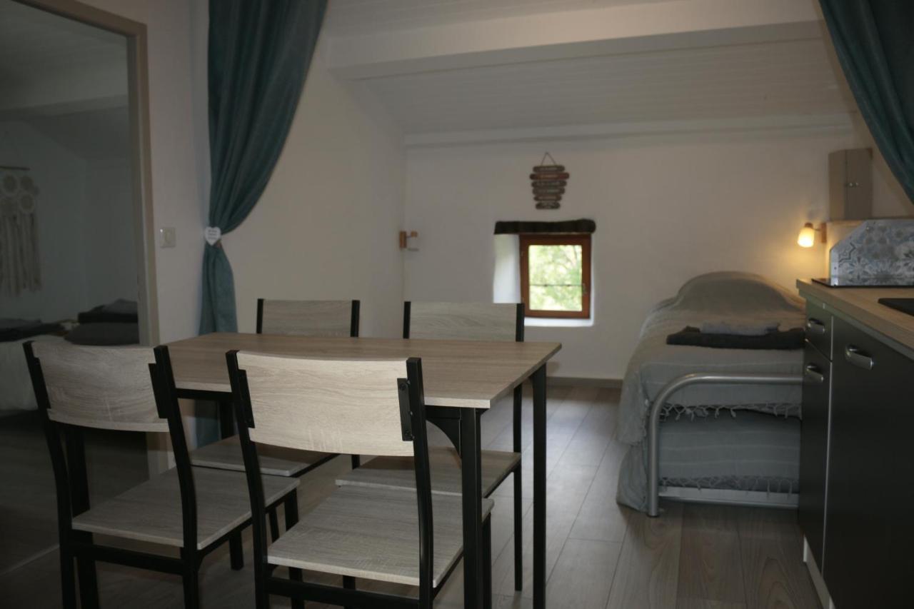 Au Jardin Retrouve Bed & Breakfast Vaudevant Luaran gambar